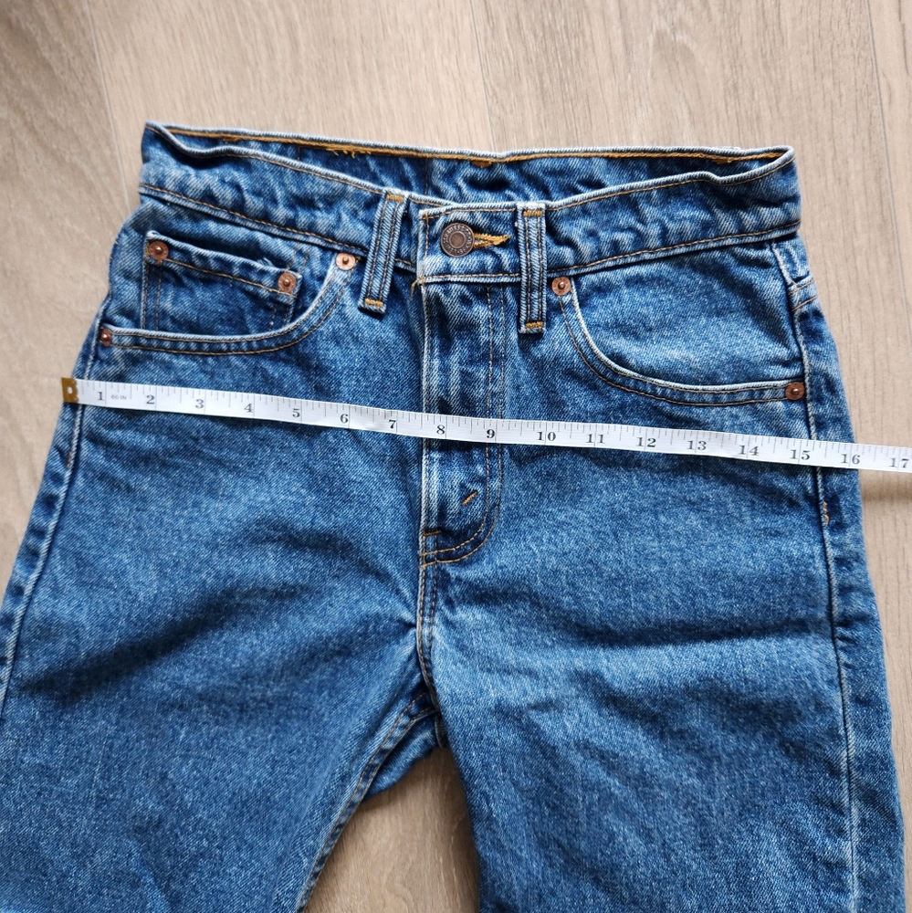 Levi's Jean Shorts - Picture 7 of 9